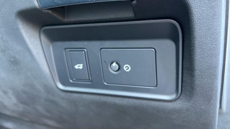 Land Rover Range Rover Evoque 2.0 D200 R-Dynamic HSE 5dr Auto Diesel Hatchback